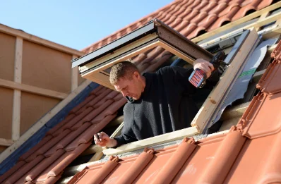 Pose de fenêtres de toit Velux à Cravant